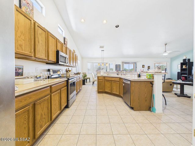 6827 S Star Ridge Place, Tucson, AZ 85757