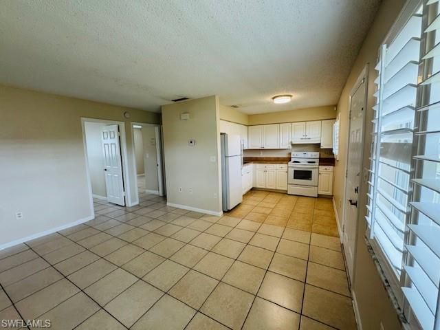 3325 Airport RD N T7, Naples, FL 34105