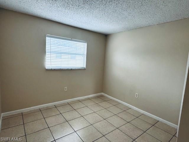 3325 Airport RD N T7, Naples, FL 34105