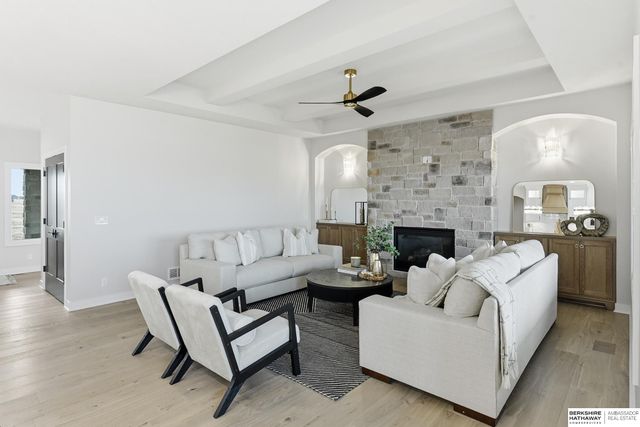 5404 N 196th Avenue, Elkhorn, NE 68022