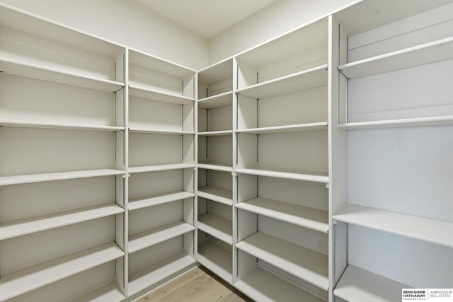 5404 N 196th Avenue, Elkhorn, NE 68022