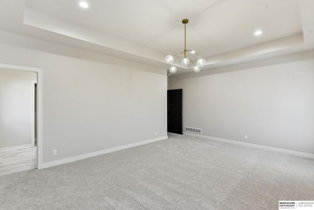 5404 N 196th Avenue, Elkhorn, NE 68022