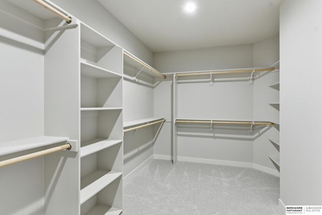 5404 N 196th Avenue, Elkhorn, NE 68022