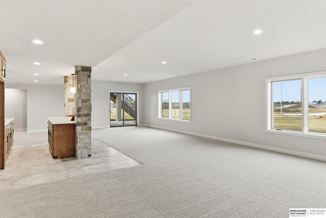 5404 N 196th Avenue, Elkhorn, NE 68022