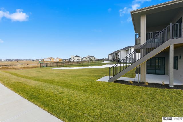 5404 N 196th Avenue, Elkhorn, NE 68022