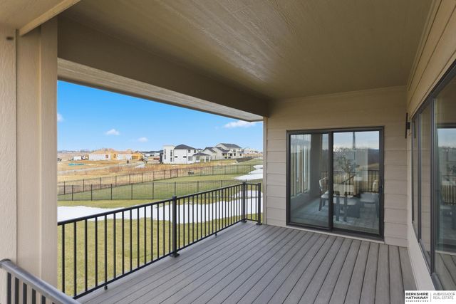 5404 N 196th Avenue, Elkhorn, NE 68022