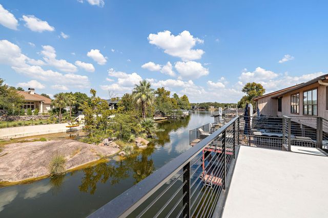 701-B Hi Circle North DR B, Horseshoe Bay, TX 78657