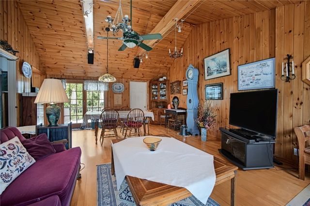 37 Nelson Road, Cranston, RI 02921