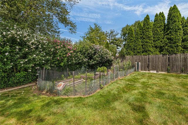 37 Nelson Road, Cranston, RI 02921
