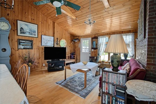 37 Nelson Road, Cranston, RI 02921