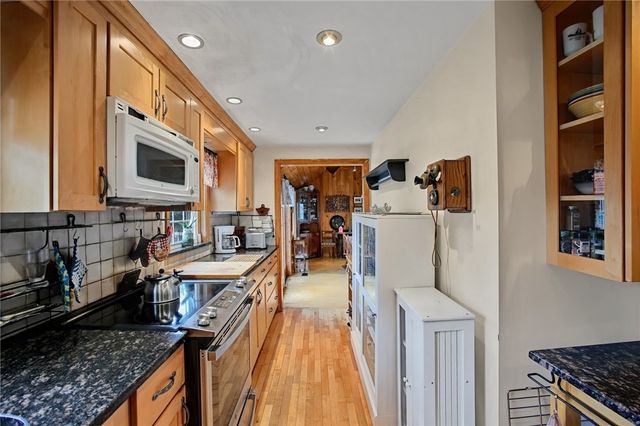 37 Nelson Road, Cranston, RI 02921