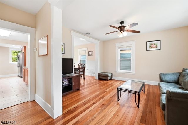 9 S Middaugh St, Somerville Boro, NJ 08876