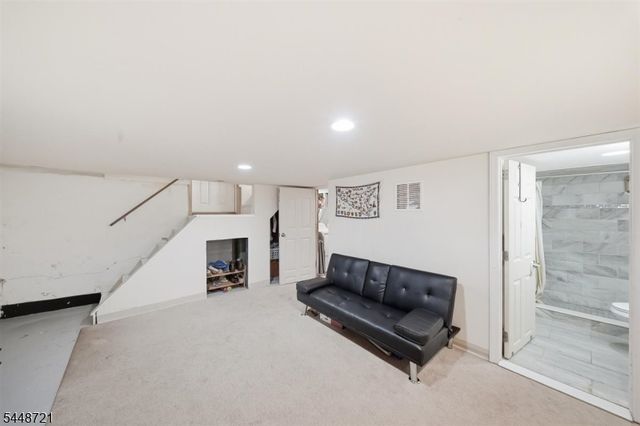 9 S Middaugh St, Somerville Boro, NJ 08876