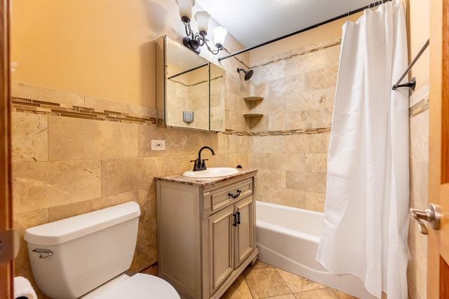 7920 Natoma Avenue, Burbank, IL 60459