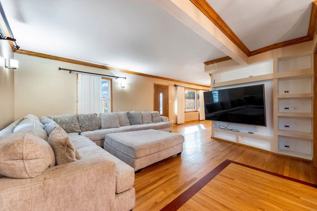 7920 Natoma Avenue, Burbank, IL 60459