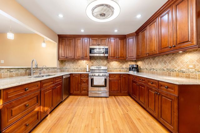 7920 Natoma Avenue, Burbank, IL 60459