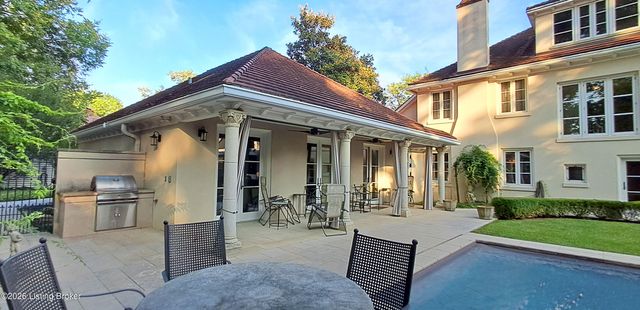 2328 Village Dr, Louisville, KY 40205