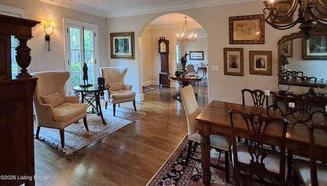2328 Village Dr, Louisville, KY 40205