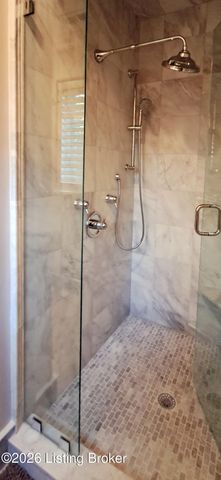 2328 Village Dr, Louisville, KY 40205