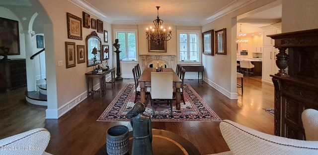 2328 Village Dr, Louisville, KY 40205