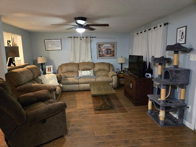 260 Vz County Road 3843, Wills Point, TX 75169