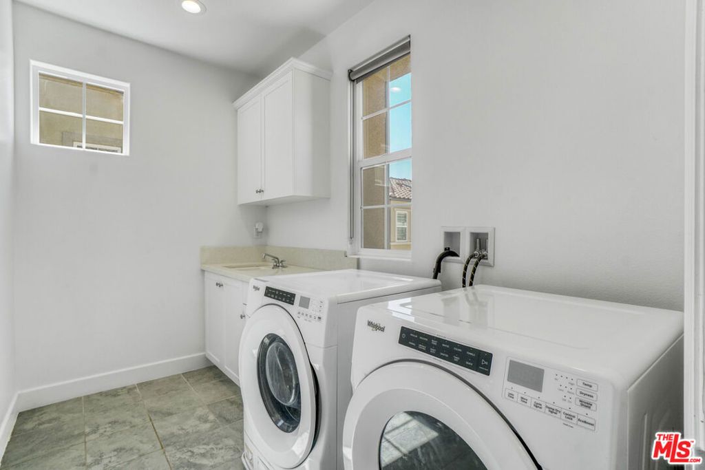 Image 18 of property listing at 20705 W Chestnut Circle, Porter Ranch, CA 91326