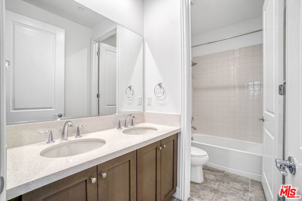 Image 25 of property listing at 20705 W Chestnut Circle, Porter Ranch, CA 91326