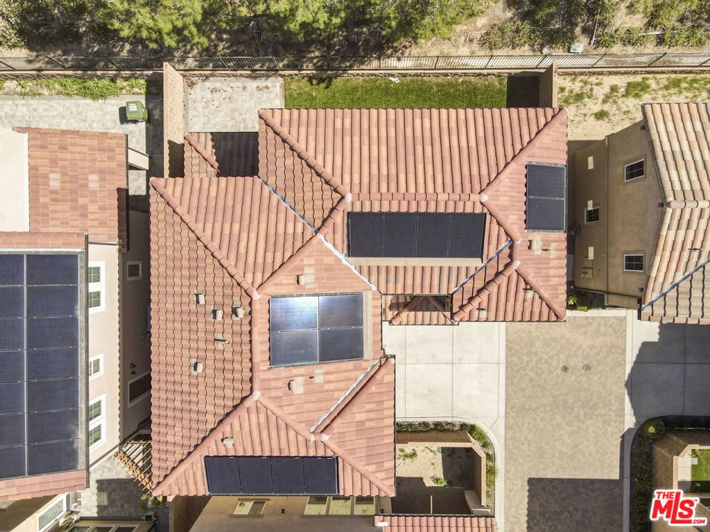 Image 34 of property listing at 20705 W Chestnut Circle, Porter Ranch, CA 91326