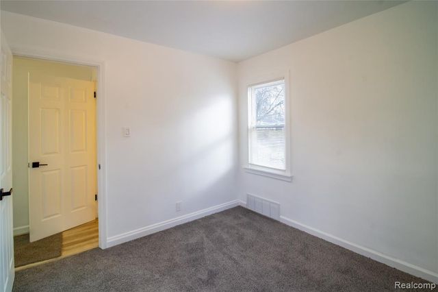 19341 Oakfield Street, Detroit, MI 48235