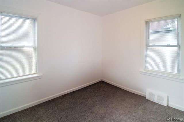 19341 Oakfield Street, Detroit, MI 48235