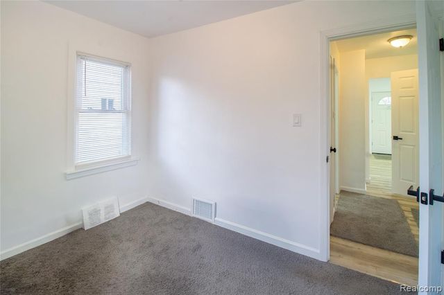 19341 Oakfield Street, Detroit, MI 48235