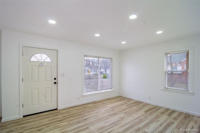 19341 Oakfield Street, Detroit, MI 48235
