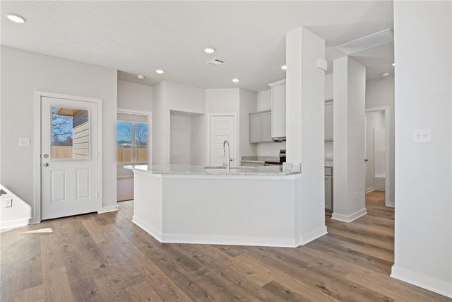 5665 Fox Bluff Drive, Bryan, TX 77807