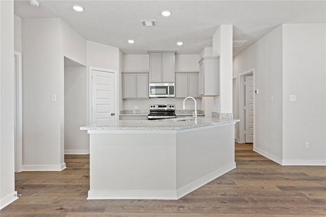 5665 Fox Bluff Drive, Bryan, TX 77807