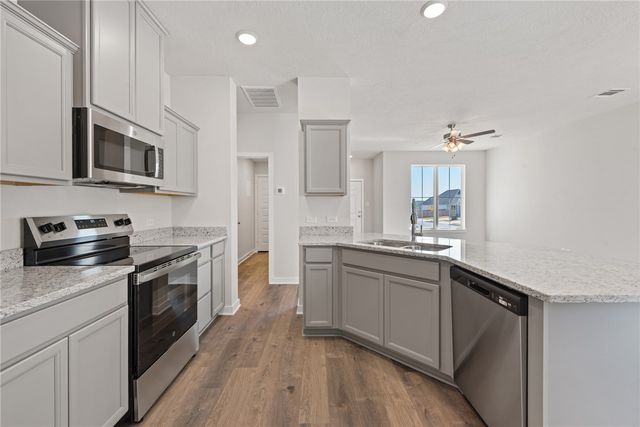 5665 Fox Bluff Drive, Bryan, TX 77807