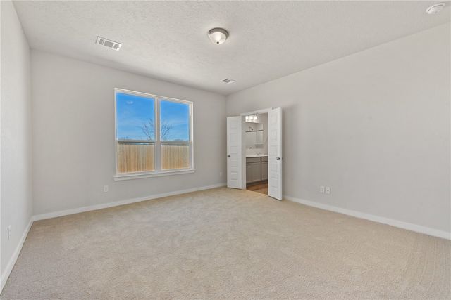 5665 Fox Bluff Drive, Bryan, TX 77807