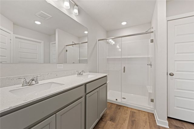 5665 Fox Bluff Drive, Bryan, TX 77807