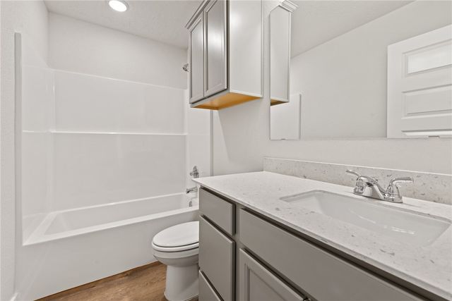 5665 Fox Bluff Drive, Bryan, TX 77807