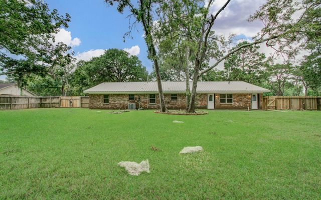 6930 Oak Bend Drive, Alvin, TX 77511