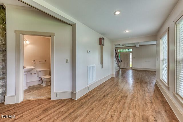 216 Main Street, Roan Mountain, TN 37687