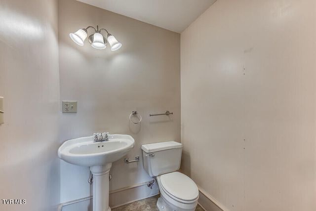 216 Main Street, Roan Mountain, TN 37687