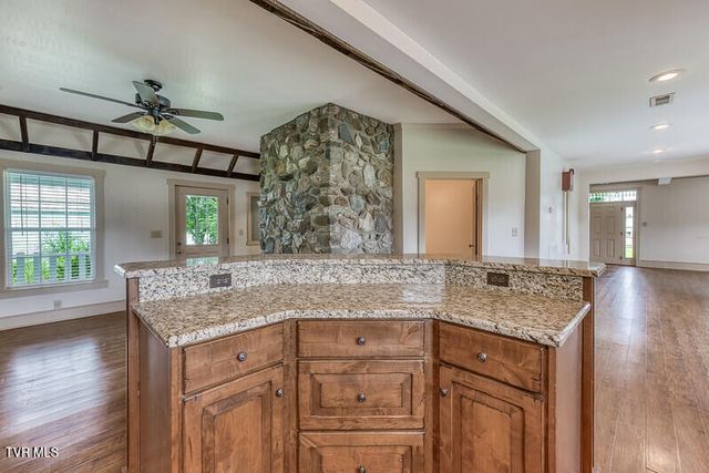 216 Main Street, Roan Mountain, TN 37687