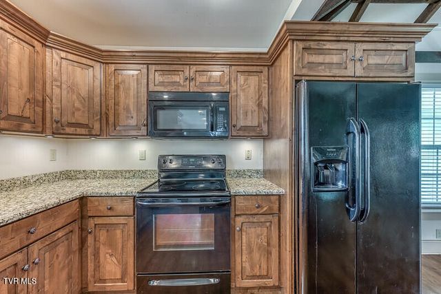 216 Main Street, Roan Mountain, TN 37687