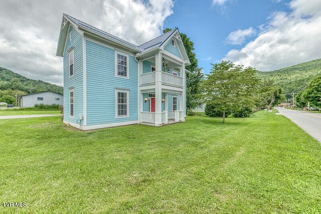 216 Main Street, Roan Mountain, TN 37687