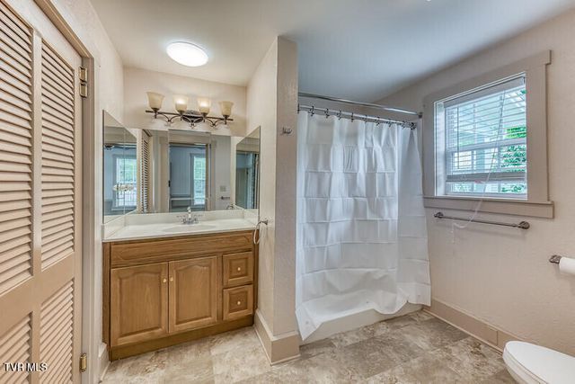 216 Main Street, Roan Mountain, TN 37687