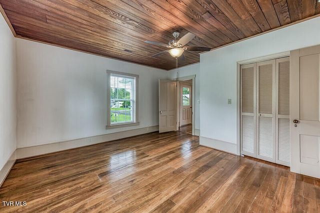 216 Main Street, Roan Mountain, TN 37687
