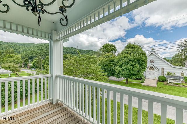 216 Main Street, Roan Mountain, TN 37687