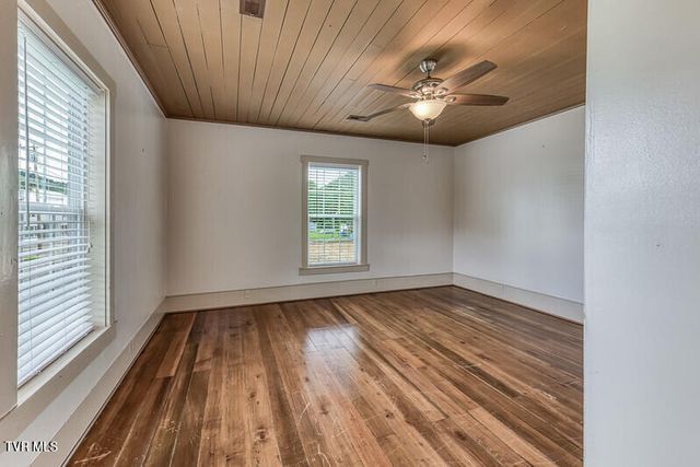 216 Main Street, Roan Mountain, TN 37687