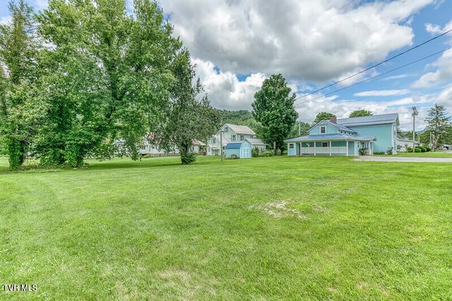 216 Main Street, Roan Mountain, TN 37687