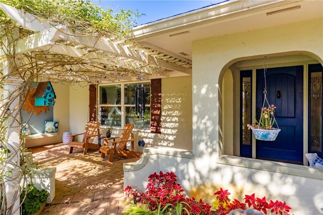 935 Tulip Lane, Vero Beach, FL 32963